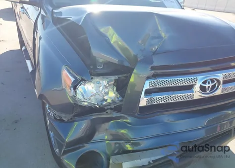 2010 Toyota Tundra Grade 5.7L V8 z USA, uszkodzony, nr VIN 5TFRY5F13AX094946